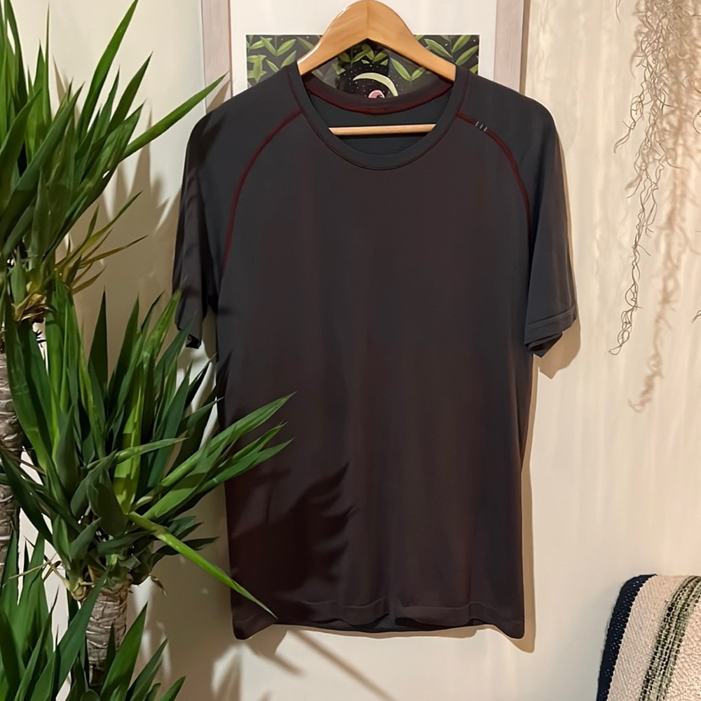 Lululemon Metal vent tech 2.0 S